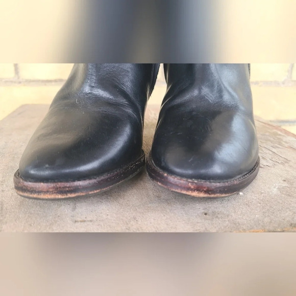 Vintage Frye Heeled Boots - Picture 5 of 11